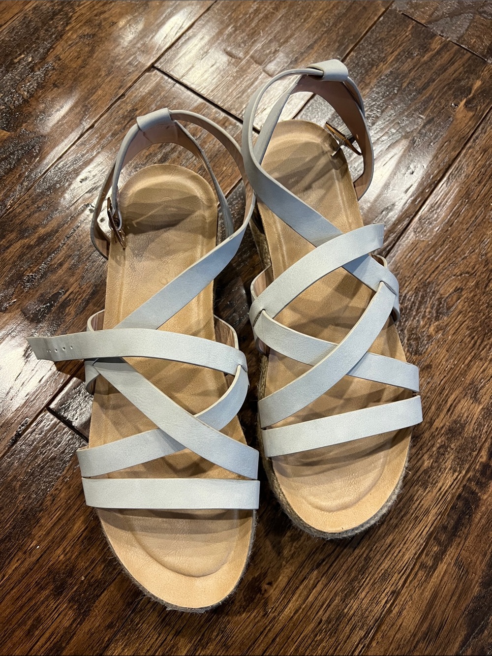Women’s Strappy Flat Sandals in Light Gray - Comfortable Everyday Style